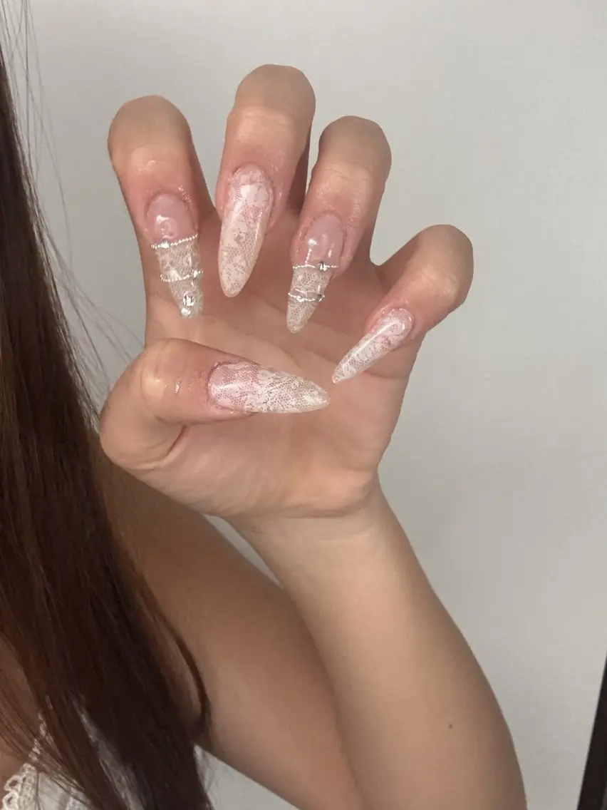 ネイル フレンチネイル キラキラネイル 韓国ネイル シンプルネイル ワンホンネイル ハンドネイル MEI Nailのネイルデザイン