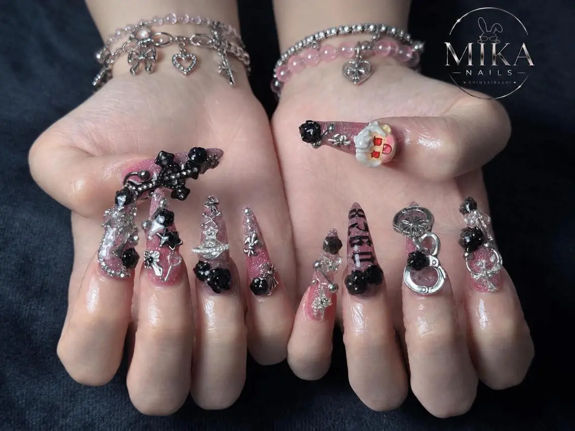 ネイル アートネイル チークネイル ドット フットネイル フレンチネイル ハンドネイル ハンドケア Mika Nails 心斎橋のネイルデザイン