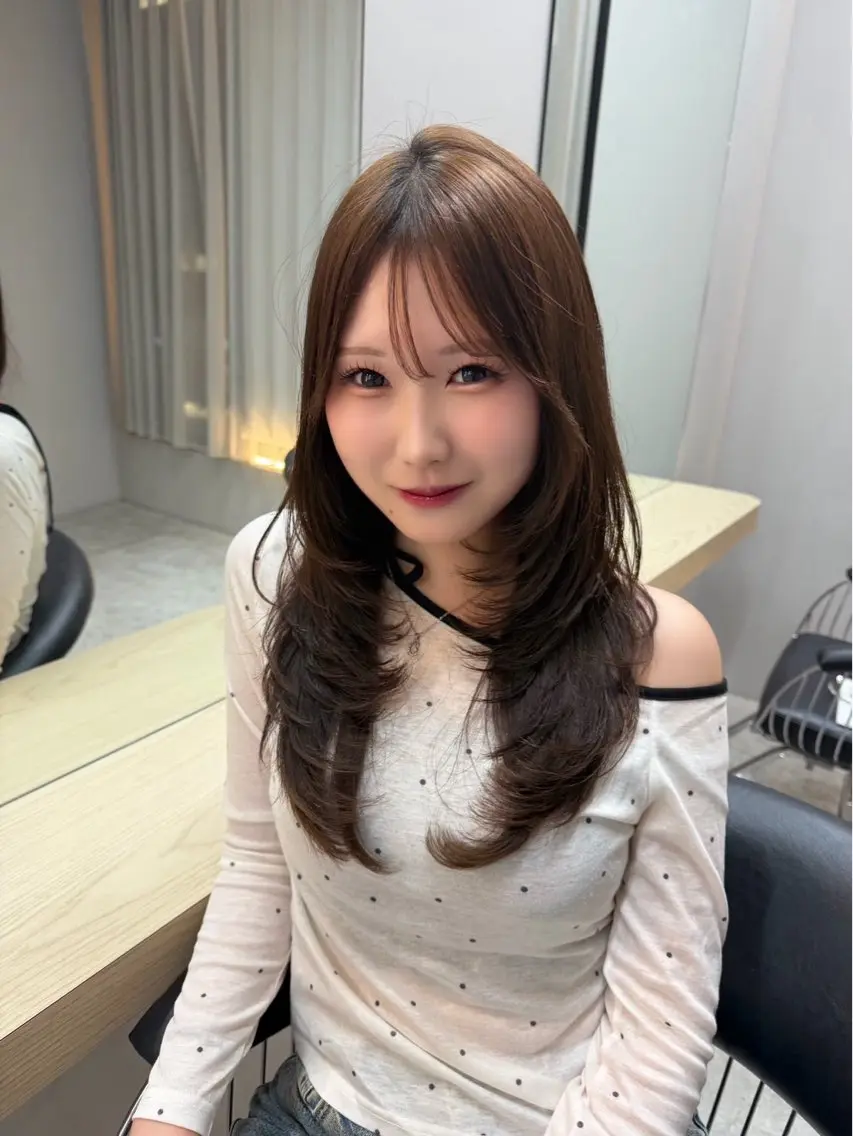 ロング くびれヘア ハッシュカット レイヤーカット 小顔カット ヘアカラー RYOTA レイヤー 中明度カラー/縮毛のヘアスタイル