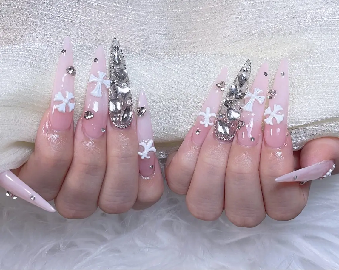 ネイル アニマル柄 チークネイル フラッシュネイル フラワーネイル フットネイル ハンドネイル B·U Nail大宮 長さだし専門店のネイルデザイン