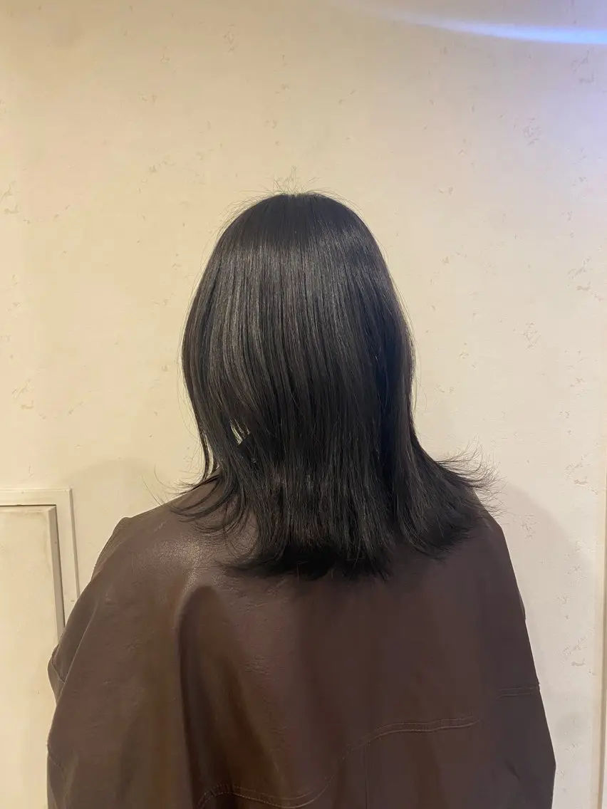 セミロング カラー 佐々木 愛里のヘアスタイル