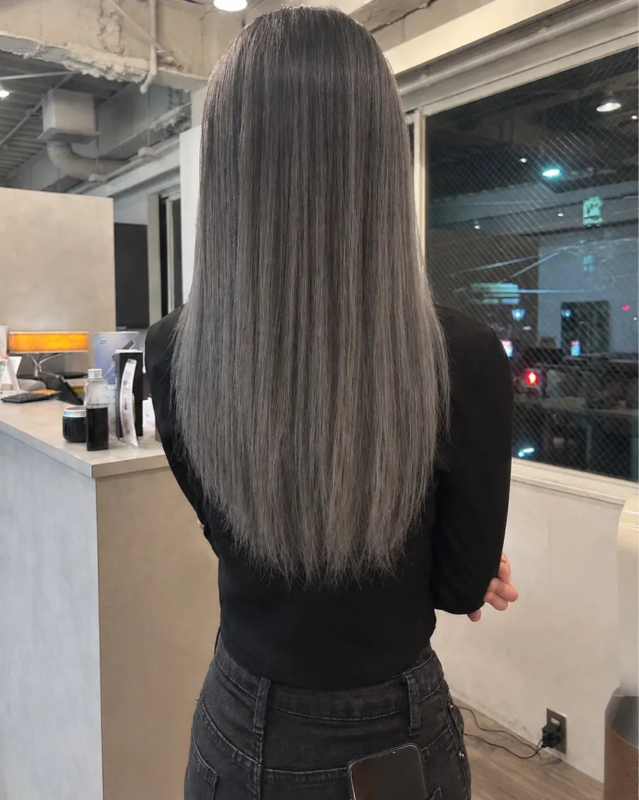 カラー ヘアカラー ユイ コハルのヘアスタイル