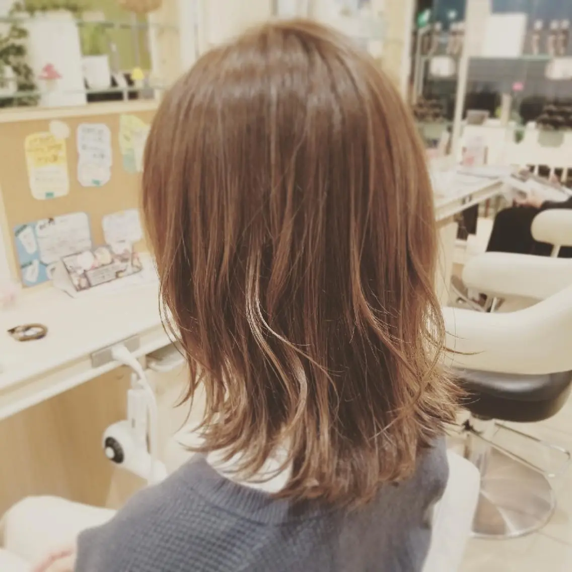 ミディアム カット ヘアカラー 山内 佐江子のヘアスタイル