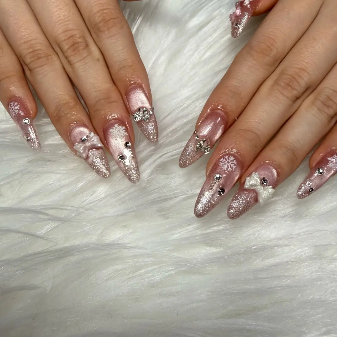 ネイル キラキラネイル ハンドネイル L'ino nailのネイルデザイン