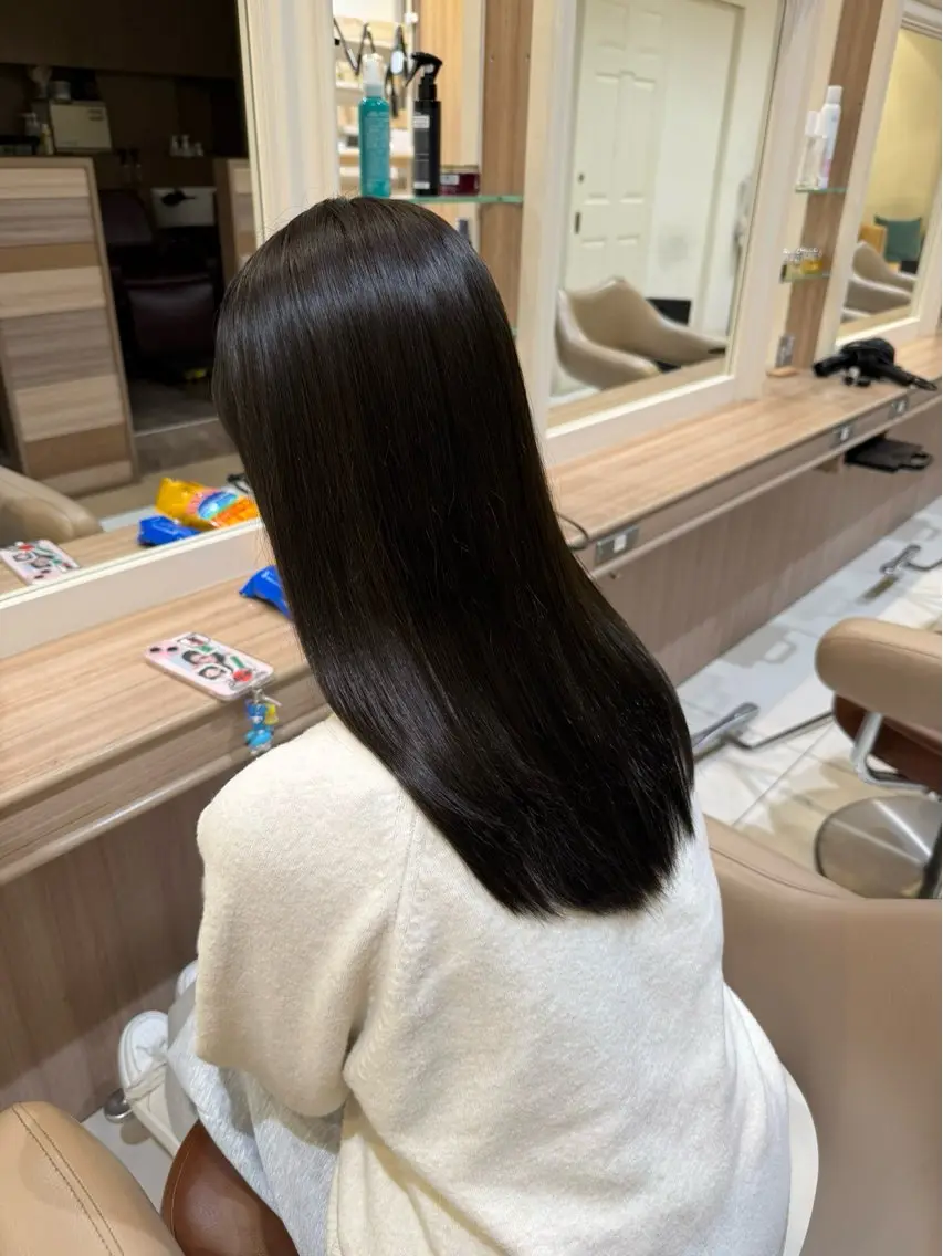 ロング カラー ヘアカラー 森上 光希のヘアスタイル