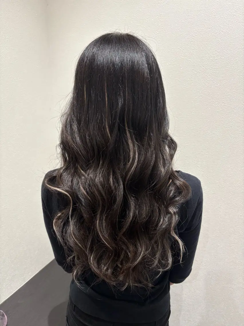 カラー ヘアカラー 沢木 陽菜のヘアスタイル