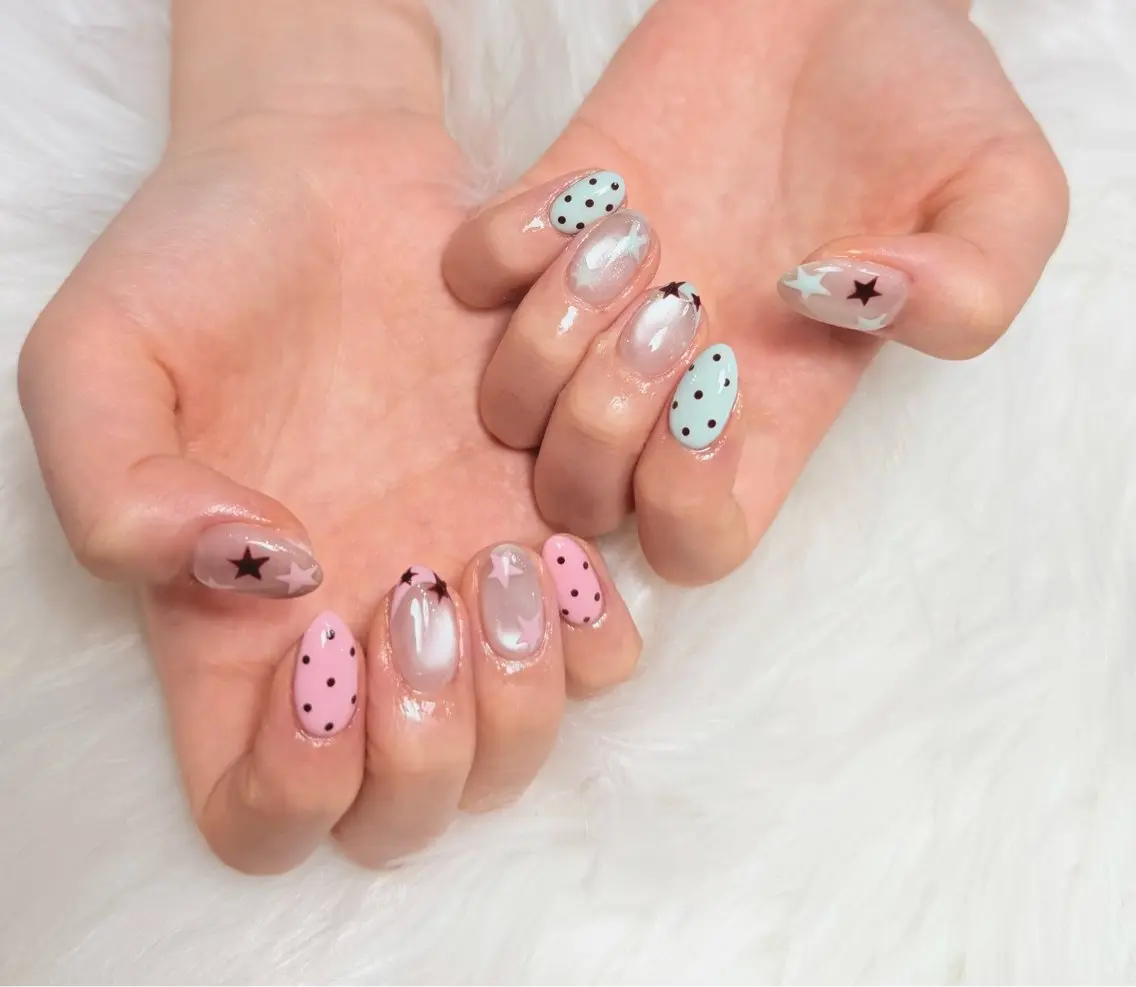 ネイル オーロラネイル チークネイル フットネイル フレンチネイル ジェルネイル ハンドネイル Nichi Nailsのネイルデザイン