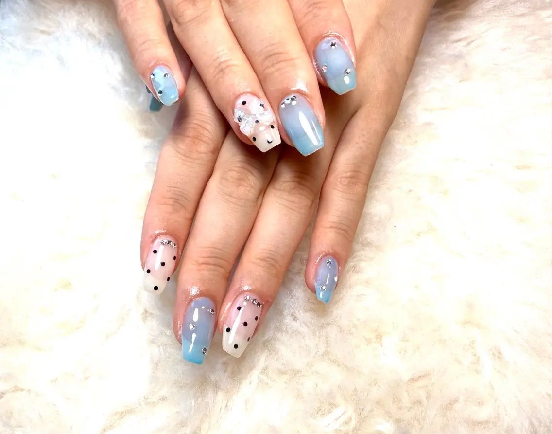 ネイル ブルー ドット Cheri nailのネイルデザイン