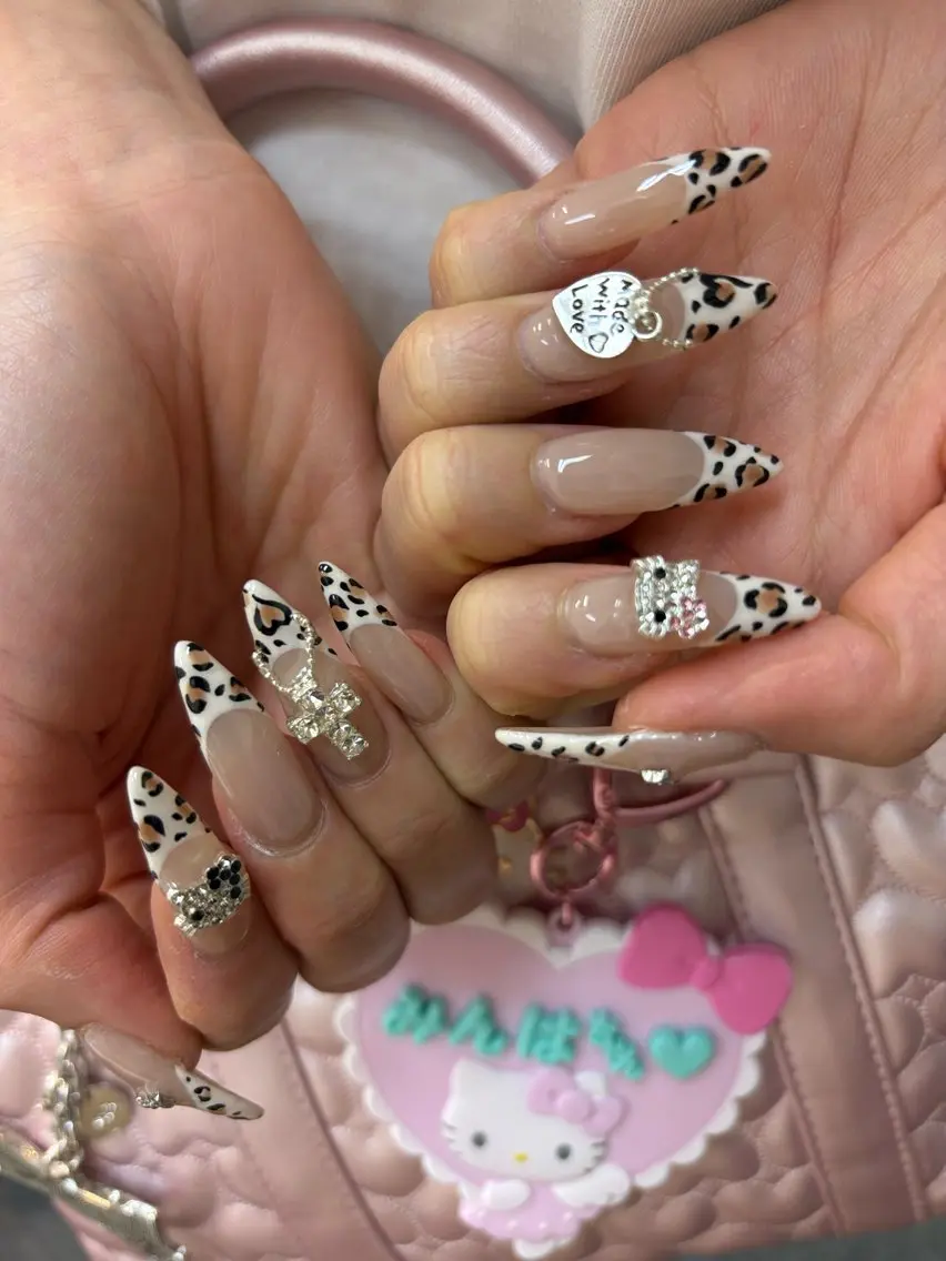ネイル アートネイル 成人式 長さ出し キラキラネイル ロングネイル RIBON nail 高田馬場のネイルデザイン