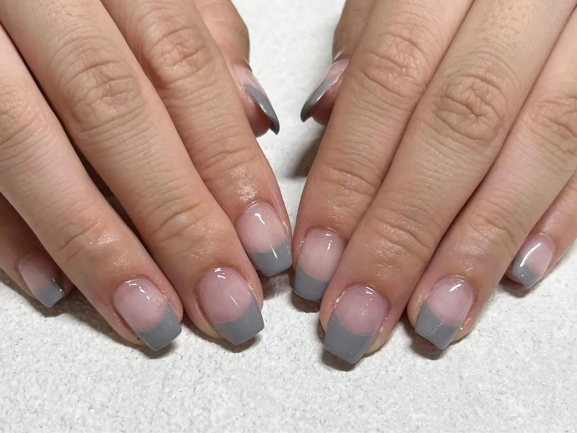 ネイル オーロラネイル フラワーネイル フットネイル フレンチネイル ジェルネイル mogunail &blowのネイルデザイン