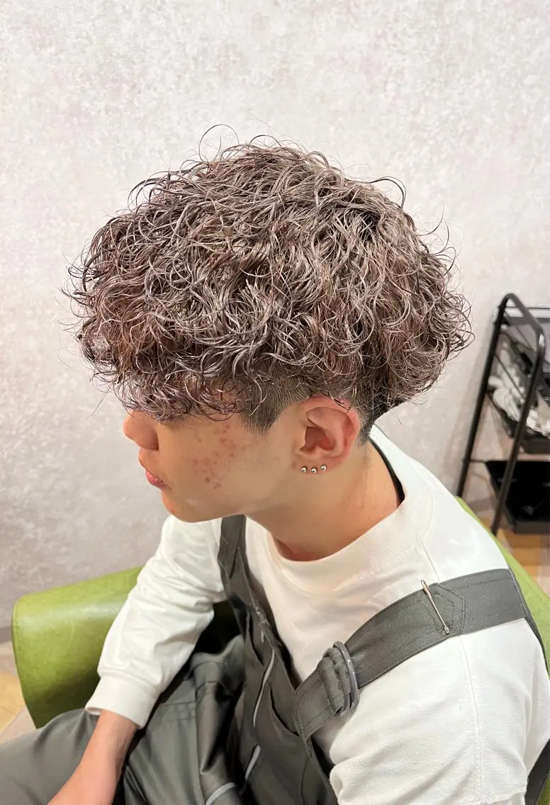 パーマ メンズ 白崎 隆人のヘアスタイル