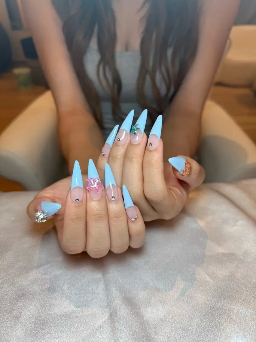 ネイル ジェルネイル ネイルチップ Queen Nail Salonのネイルデザイン