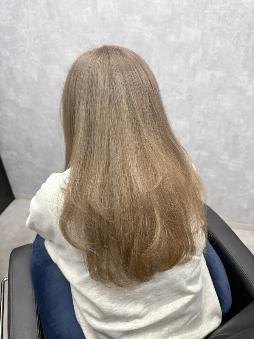 ロング ハイトーン×艶カラー 🤍MIZUKIのヘアスタイル
