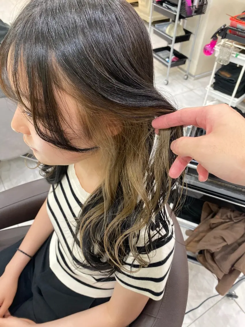 ロング カラー ヘアアレンジ ベージュカラー ブリーチ デザインカラー ダブルカラー ハイトーンカラー ヘアカラー トリートメント 目黒 碧人のヘアスタイル