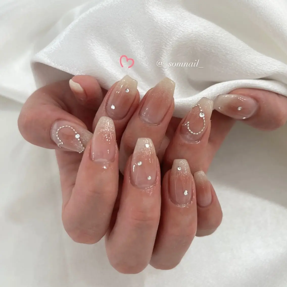 ネイル チークネイル ジェルネイル ハート キラキラネイル 韓国ネイル SOM NAILのネイルデザイン