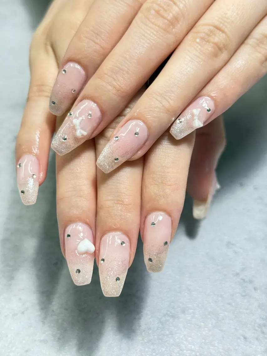 ネイル グラデーション ラメ(グリッター) k+1💅🏻 miyukiのネイルデザイン