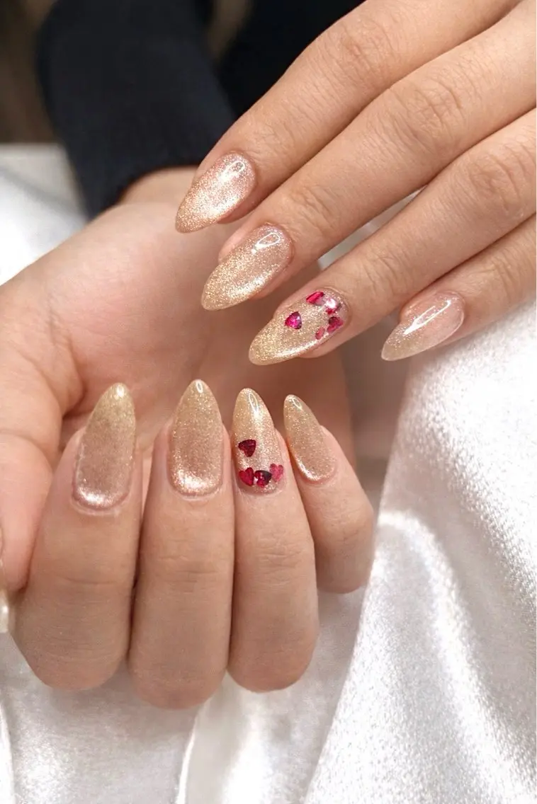 ネイル ガーリー ハート キラキラネイル マグネットネイル シンプルネイル ハンドネイル Spade(大名) akaneのネイルデザイン