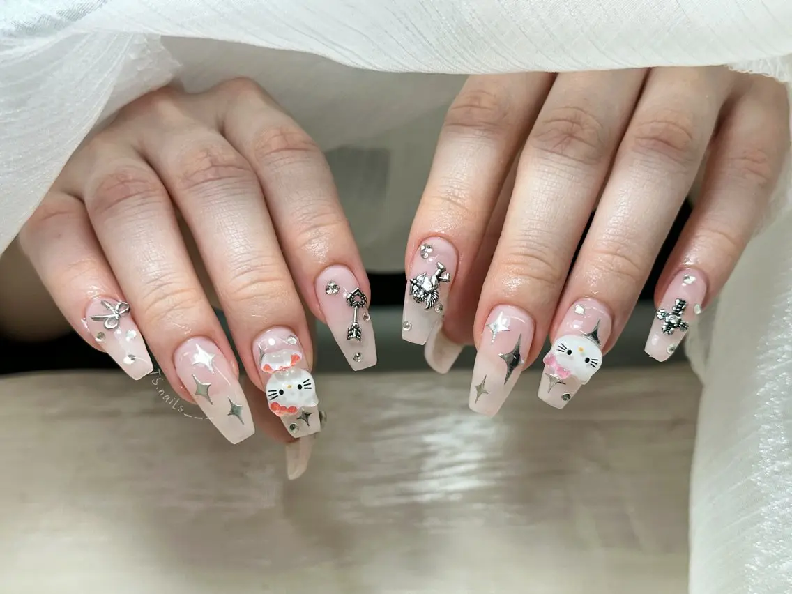 ネイル キラキラネイル マグネットネイル 持ち込み シンプルネイル ハンドネイル フットネイル ハンドケア TS. nails___のネイルデザイン