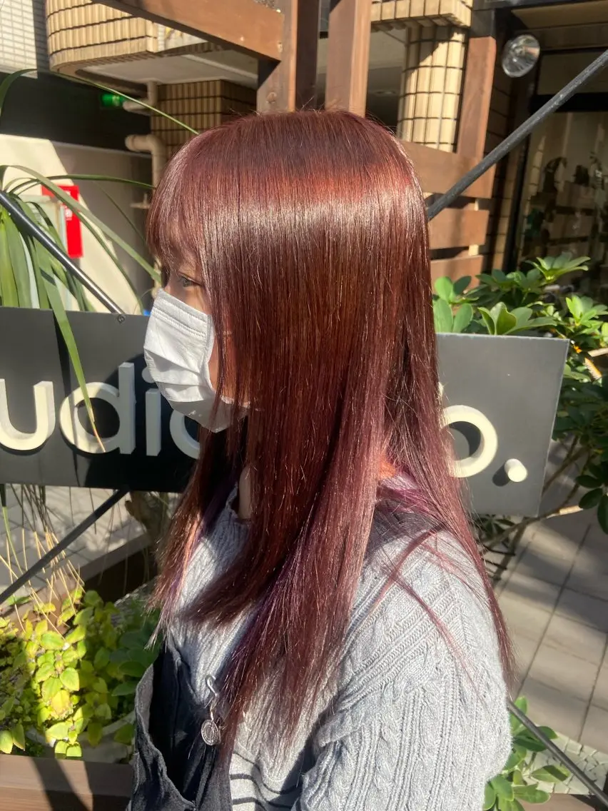 ロング カラー ブリーチ ブラウンカラー カシス ブリーチなしカラー ピンクカラー カット ヘアカラー イツキ🌕デザインカ ラー🥨髪質改善🫧のヘアスタイル