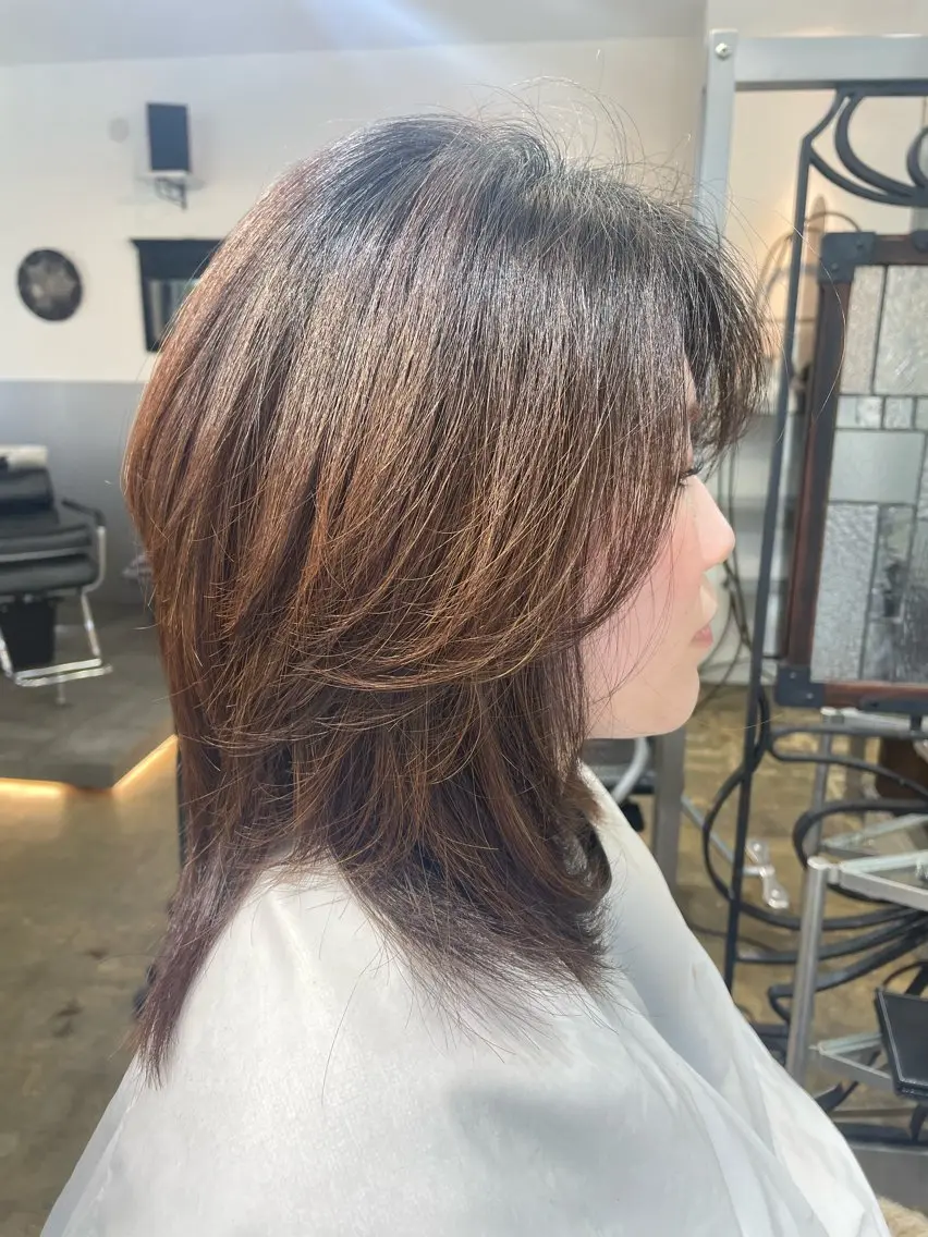 ミディアム カラー ミディアムレイヤー レイヤーカット 今 ちあきのヘアスタイル