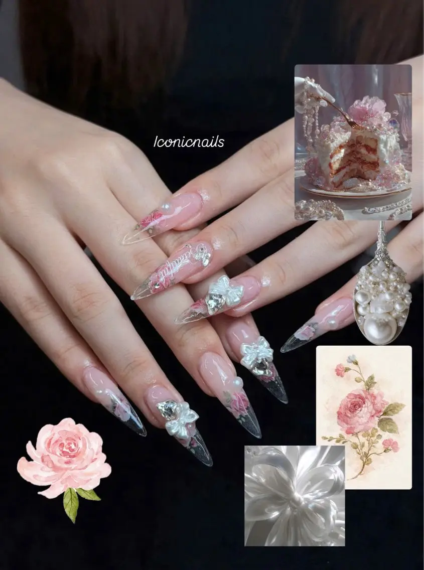 ネイル アートネイル クリアネイル ガーリー キラキラネイル ロングネイル Iconic Nailのネイルデザイン