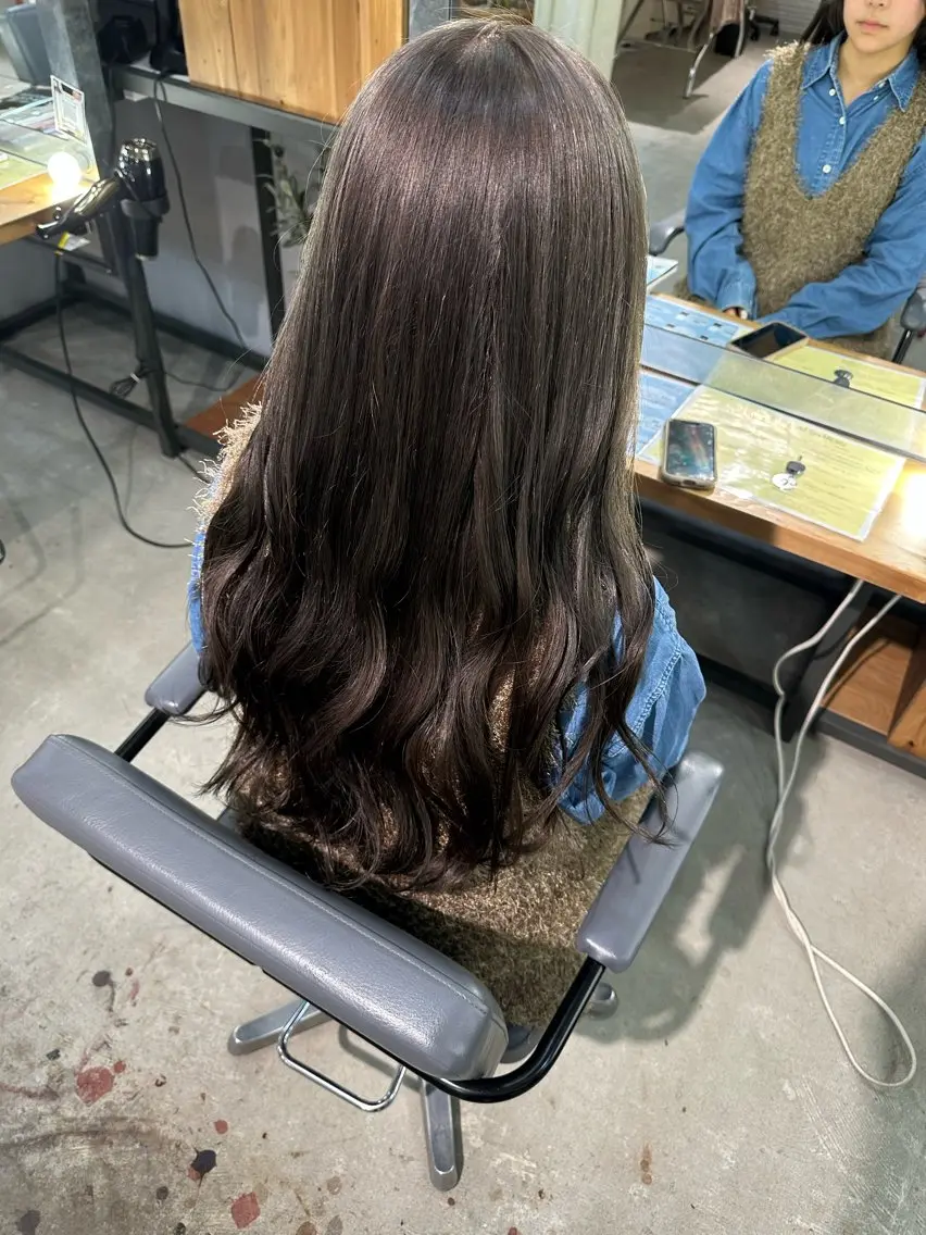 ロング カラー グレージュ 縮毛矯正 溜一太/似合わせ/ メンズカットのヘアスタイル