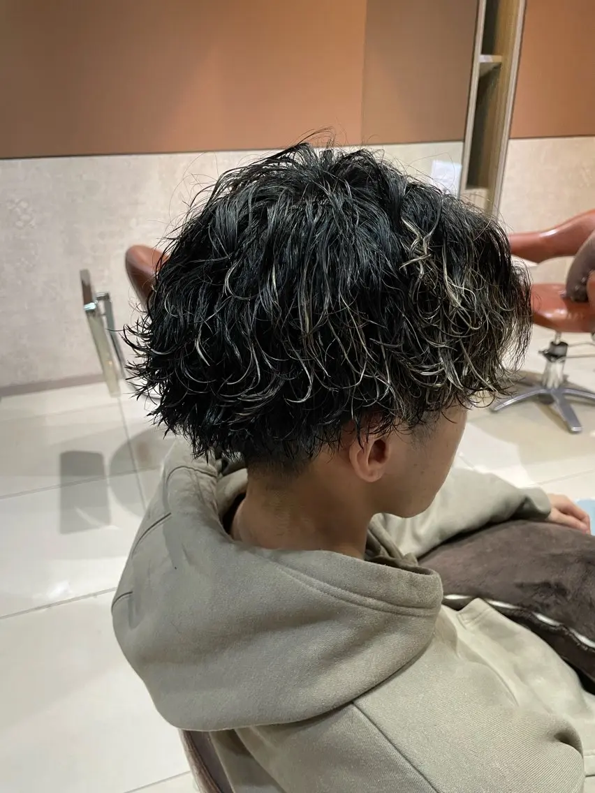 ショート カラー パーマ メンズ メンズメッシュ メンズパーマ メッシュ カット パーマ 🔷メンズ推し🔷 遠藤暖大のヘアスタイル