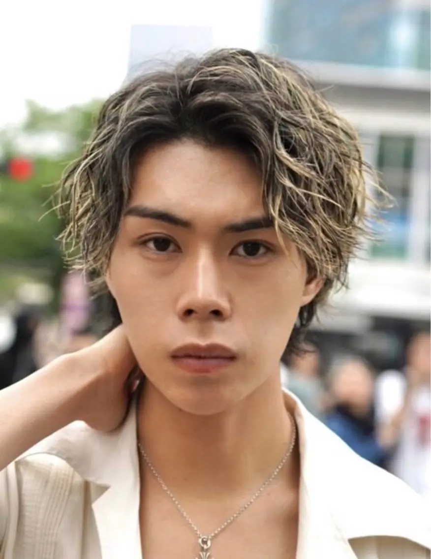 カラー パーマ 室谷 柚羽のヘアスタイル