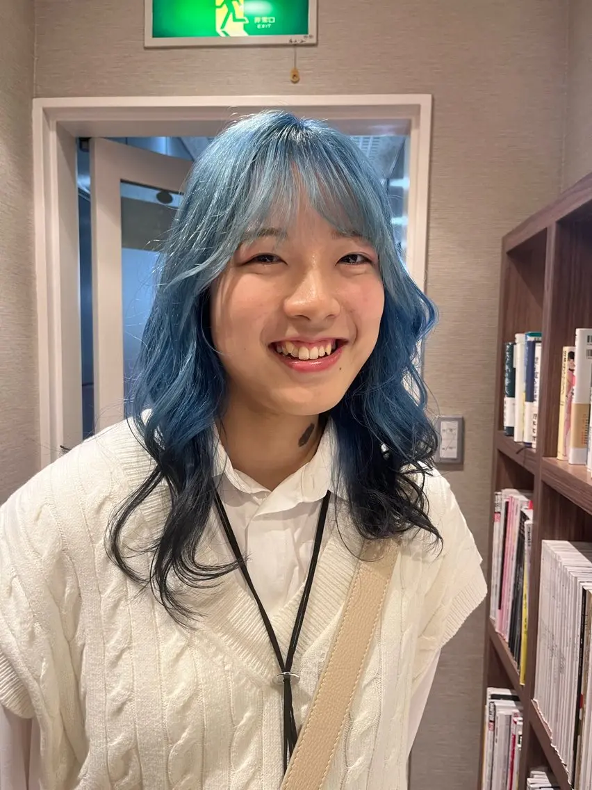 ロング カラー ブリーチ ブルーカラー ダークグレー dogstar小林諒 パーマ/レイヤーのヘアスタイル