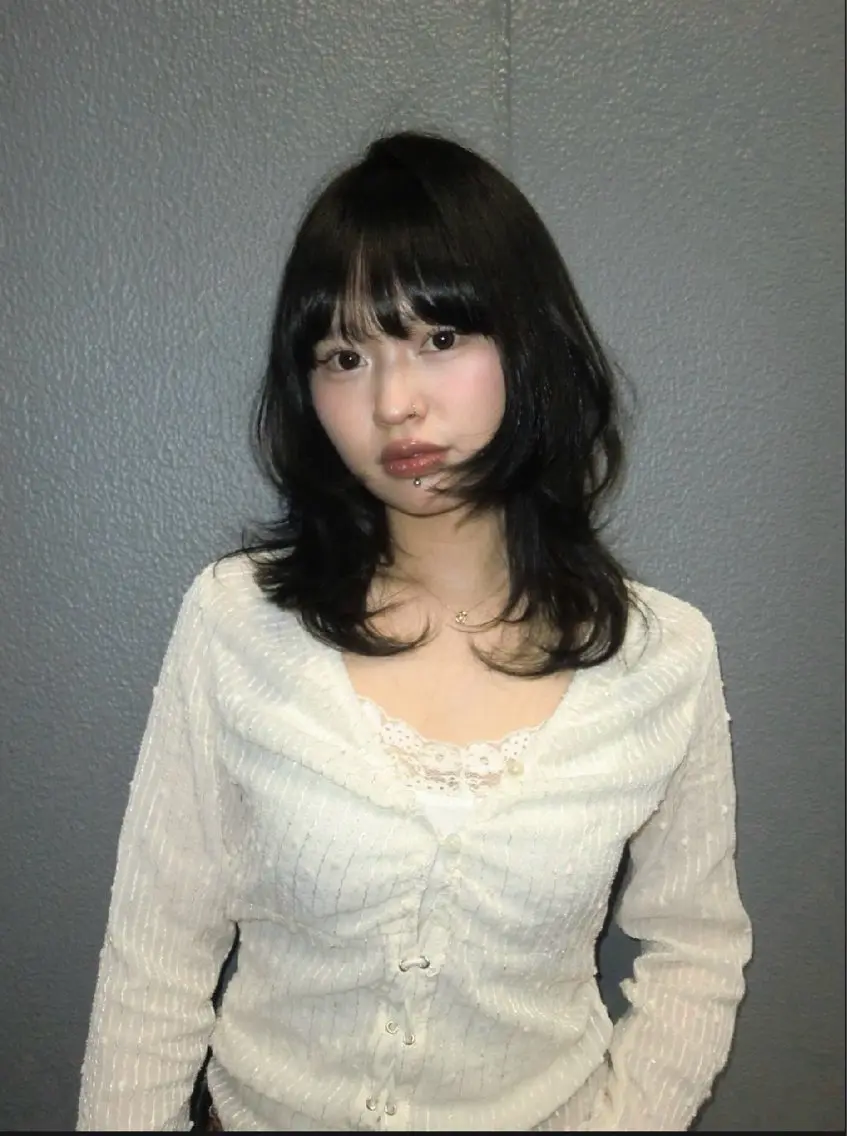 カラー uuna♱/ユウナ トレンドhair🩶のヘアスタイル