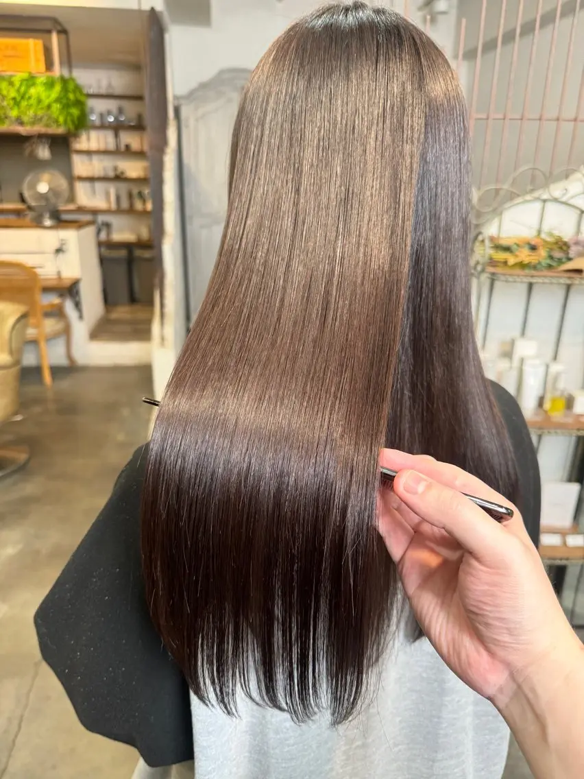 【⭐️迷ったらコレ⭐️】縮毛矯正＋カット＋毛髪強化トリートメント🍀髪質改善🍀の写真
