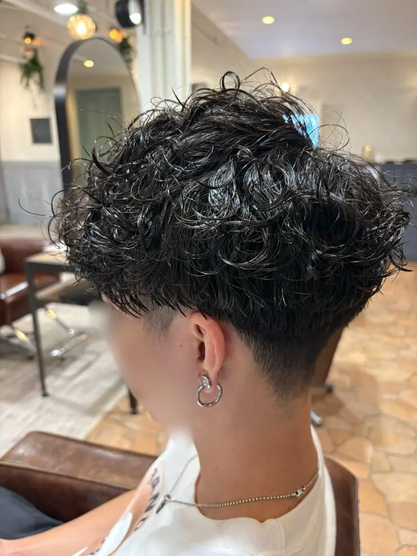 ショート パーマ メンズ メンズパーマ プードルパーマ プードルパーマ カット パーマ 中澤 衿葉のヘアスタイル
