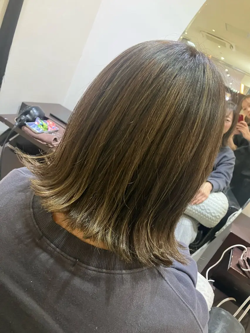 ミディアム カット ヘアカラー トリートメント 吉本 yoshimotoのヘアスタイル