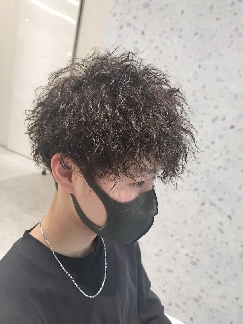 ショート メンズ パーマ メンズパーマ ツイストスパイラルパーマ スパイラルパーマ 駒野 健太のヘアスタイル