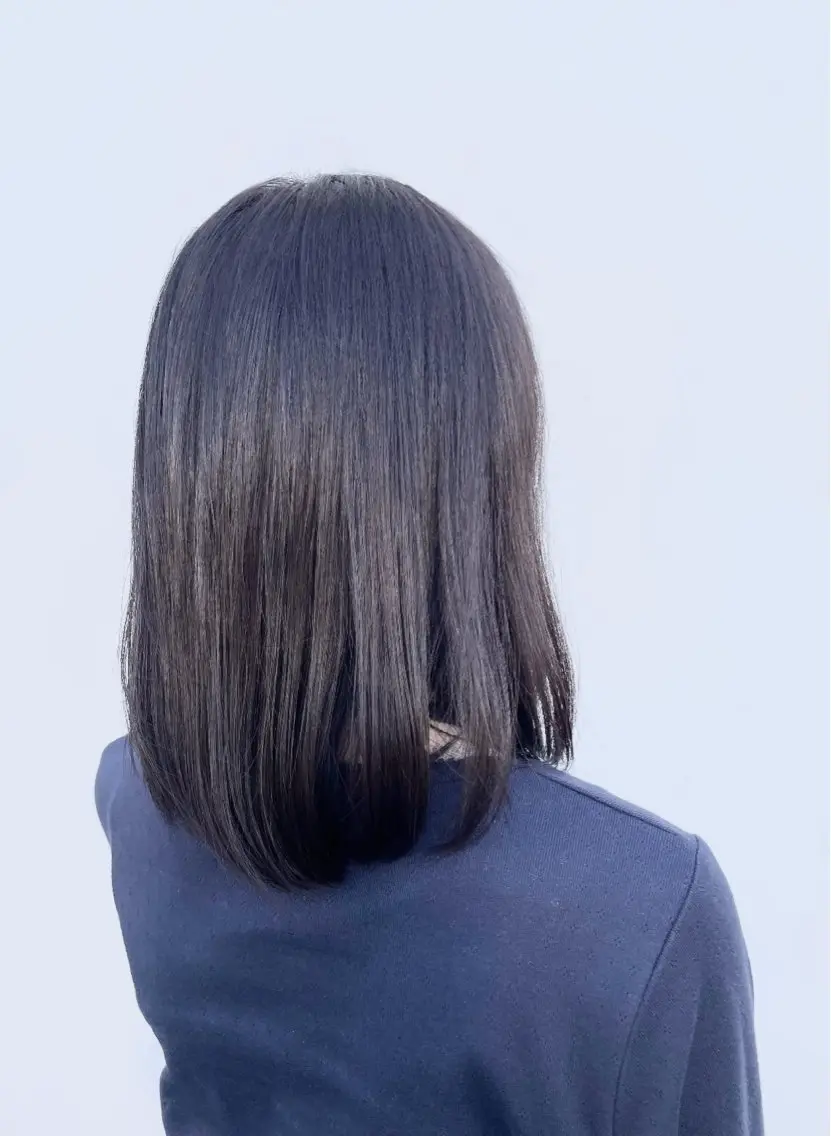 ミディアム カラー 新岡 萌乃のヘアスタイル