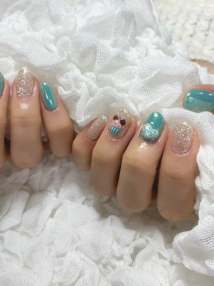 ネイル アートネイル フラッシュネイル ジェルネイル 氷ネイル・うるうるネイル マグネットネイル シンデレラサロン💅 ほみのネイルデザイン