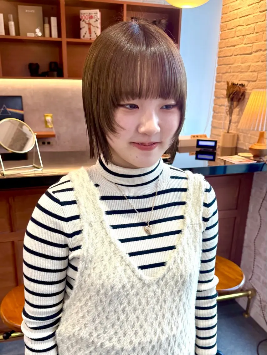 ショート カラー カット ヘアカラー トリートメント 透け感カラー/ momo🦕🌱のヘアスタイル