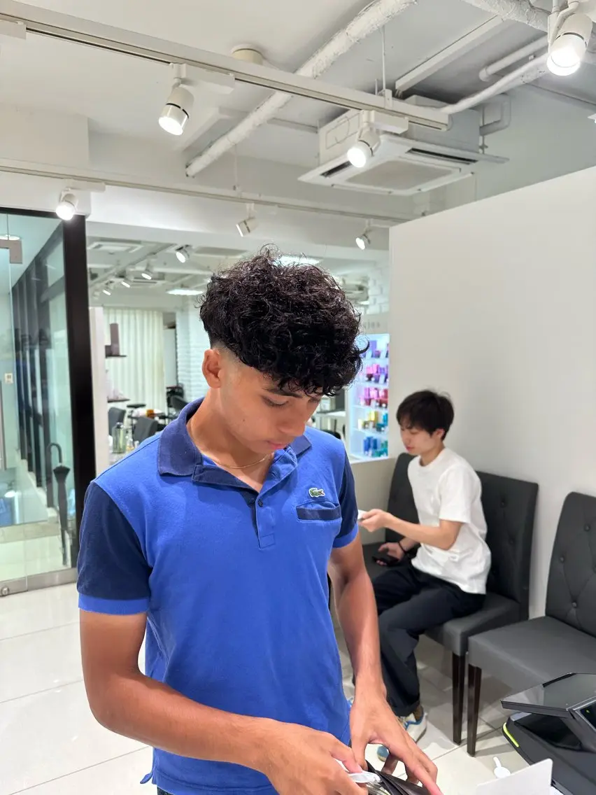 ショート パーマ メンズ スペインカール カット パーマ トリートメント フェザーパーマ職人 🪶ryosukeのヘアスタイル