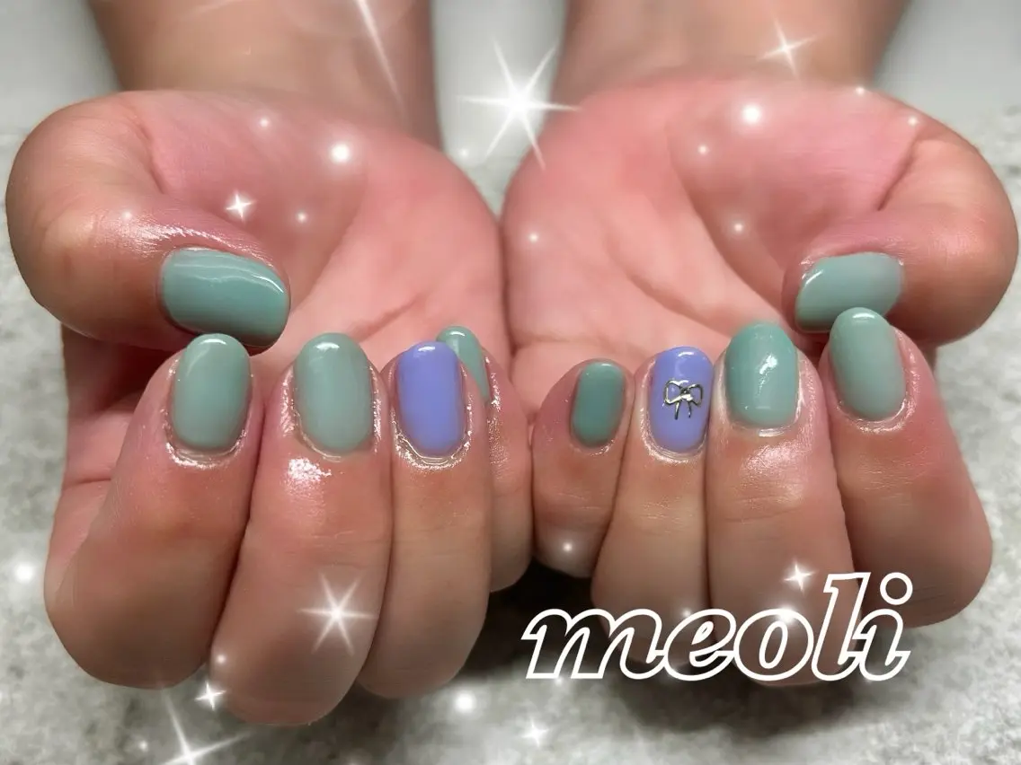 ネイル グリーン ワンカラーネイル パープル リボン ストーンネイル ハンドネイル nail salon meoli　アヤのネイルデザイン