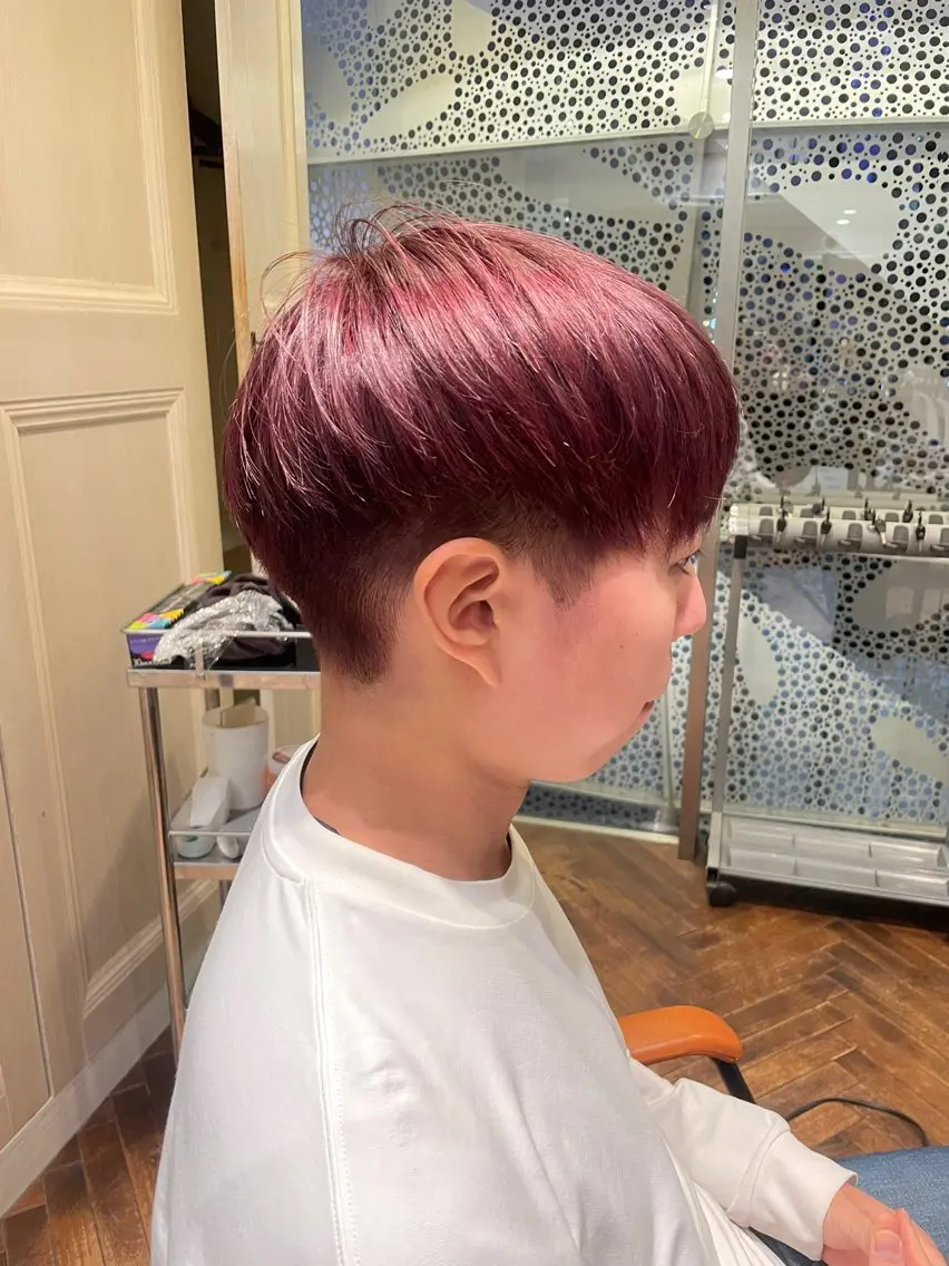 カラー メンズ 松田 響のヘアスタイル