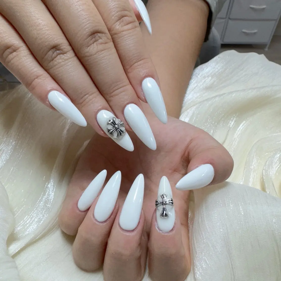ネイル ハンドネイル 🎀nana🫧 ワンホンネイル🎀のネイルデザイン