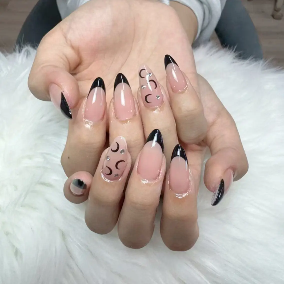 ネイル ハンドネイル 🎀nana🫧 ワンホンネイル🎀のネイルデザイン