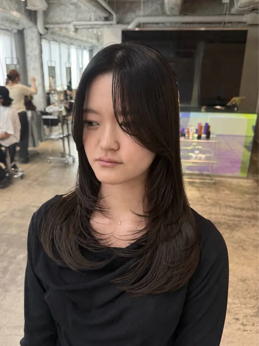 ロング くびれヘア かきあげバング レイヤーカット カット SAKI /レイヤー/ベージュのヘアスタイル