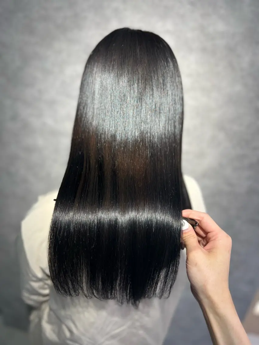 セミロング 縮毛矯正 レイヤー×韓国 🇰🇷鈴木啓太のヘアスタイル