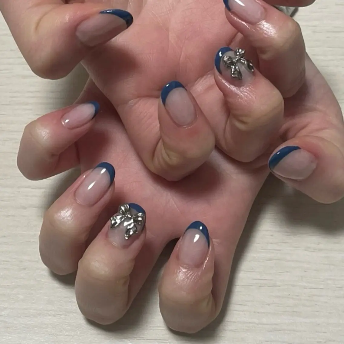 ネイル ブルー フレンチネイル ハンドネイル 🦋hana / nail / AOのネイルデザイン
