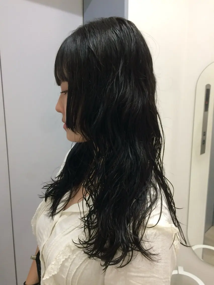 ロング パーマ ロング カット パーマ 杏華レイヤー/ パーマ/ハイトーンのヘアスタイル