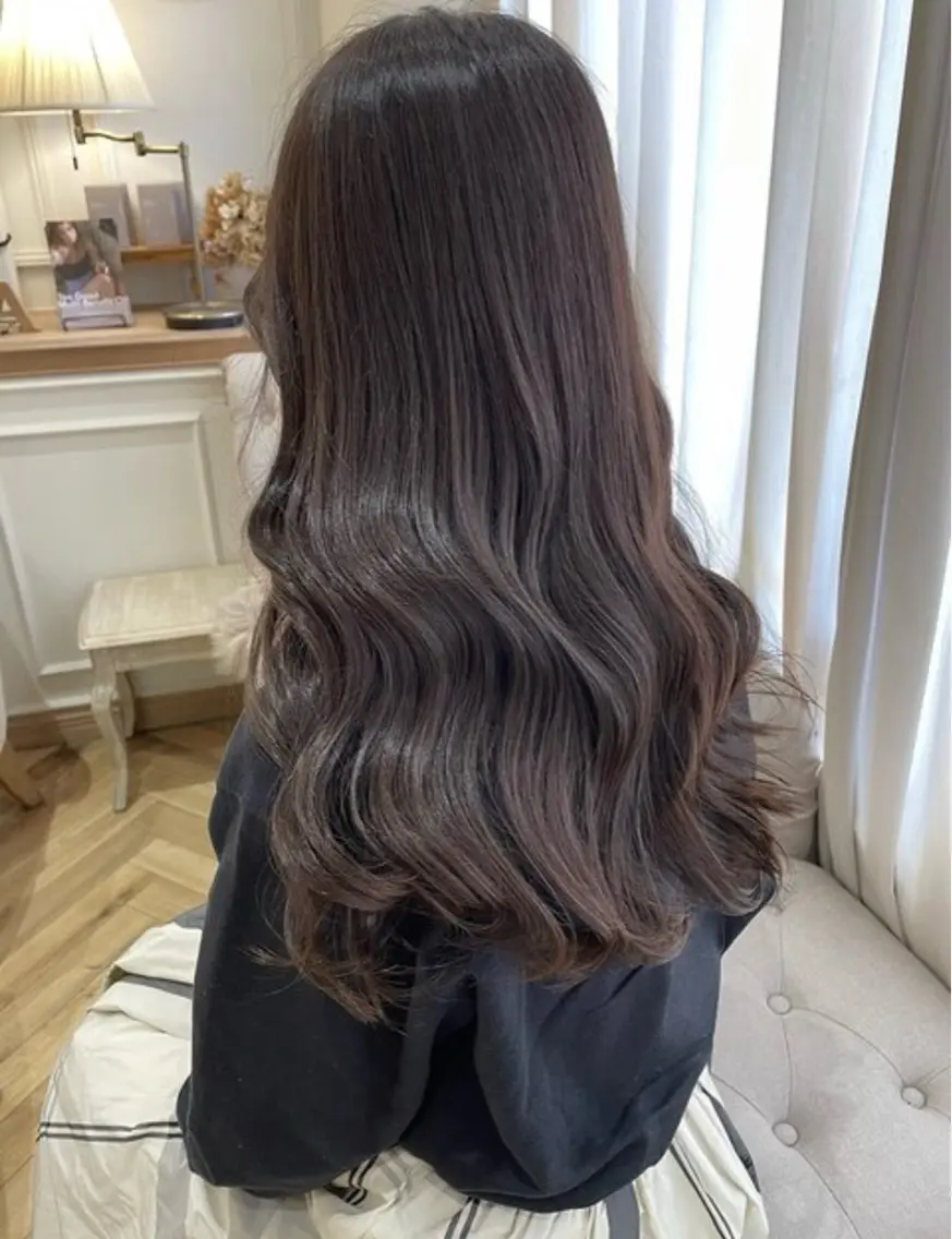 ロング カラー ブラウンカラー バイオレットカラー バイオレットブラウン ヘアカラー 〔LaNA〕 Nozomiのヘアスタイル