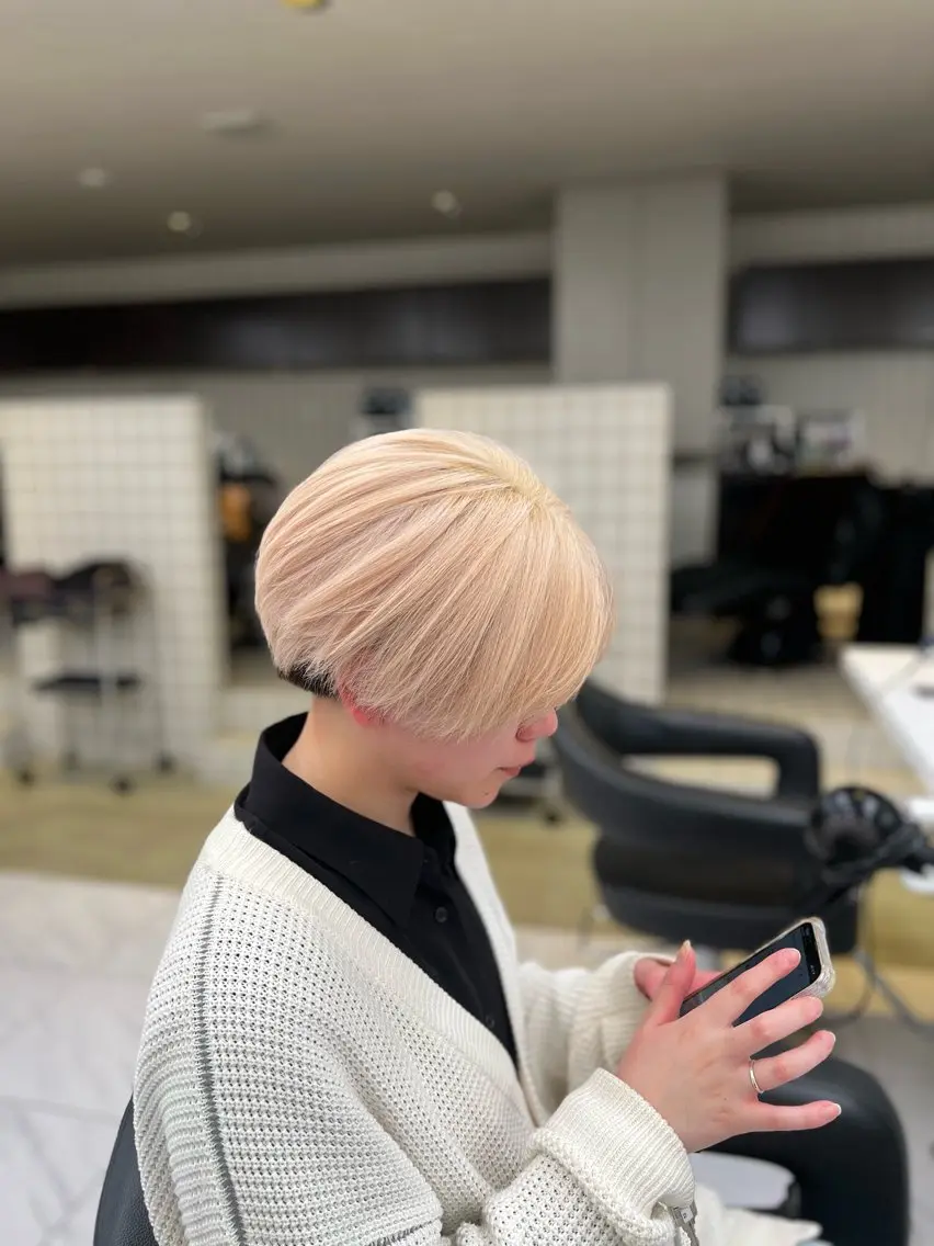 ショート カラー ヘアアレンジ ヘアカラー トリートメント ヘッドスパ ヘアセット 透明感×韓流ハイ トーン🫧RYUTAのヘアスタイル