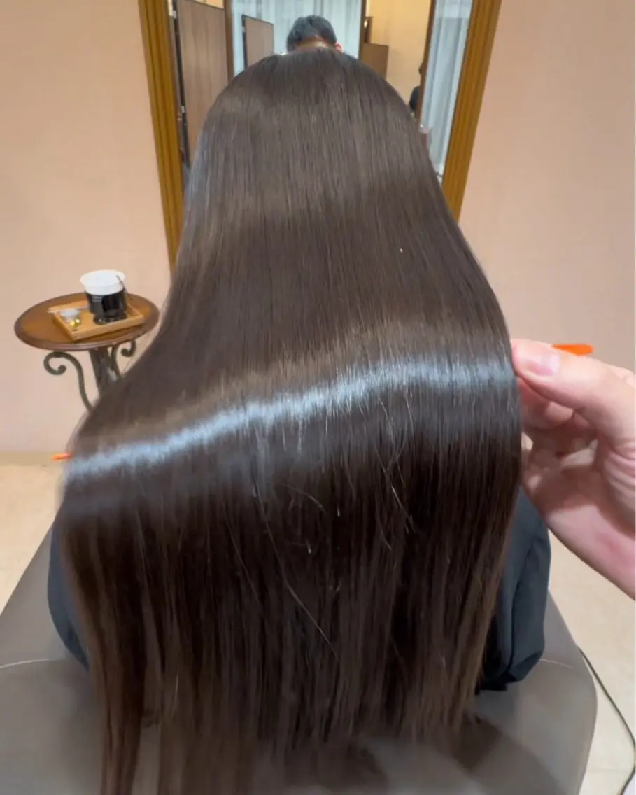 ロング 縮毛矯正の イソベのヘアスタイル