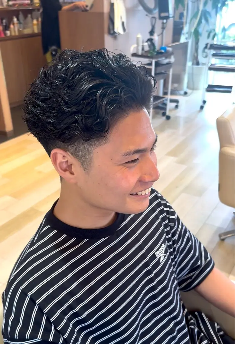 ショート パーマ メンズ 刈り上げ カット パーマ cyan 水川和馬のヘアスタイル